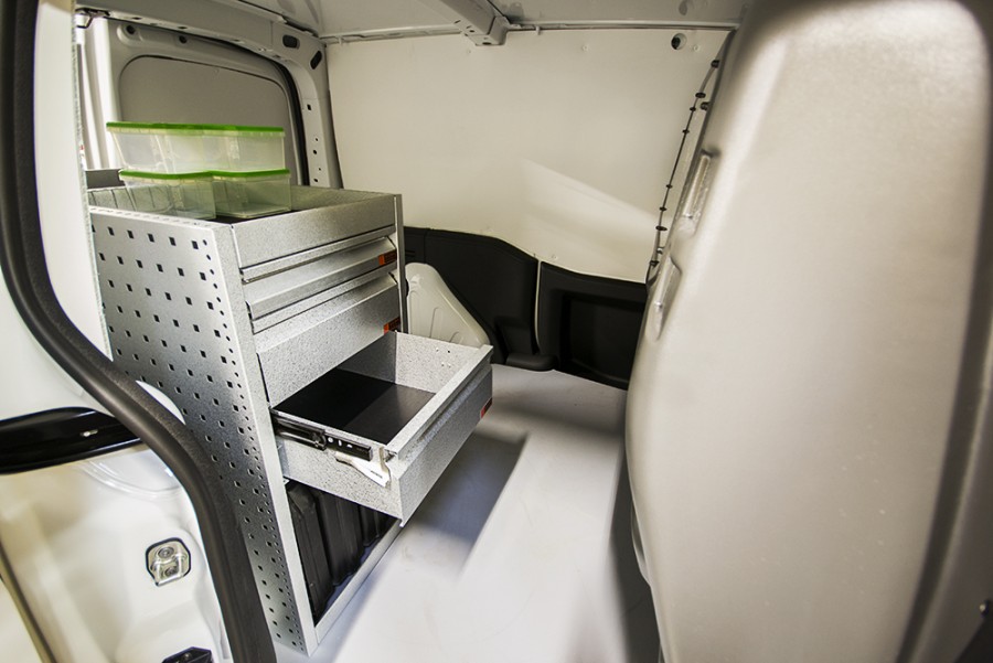 H-SD3M Fahrzeugregal für VW Caddy mit geöffneten Schublade.