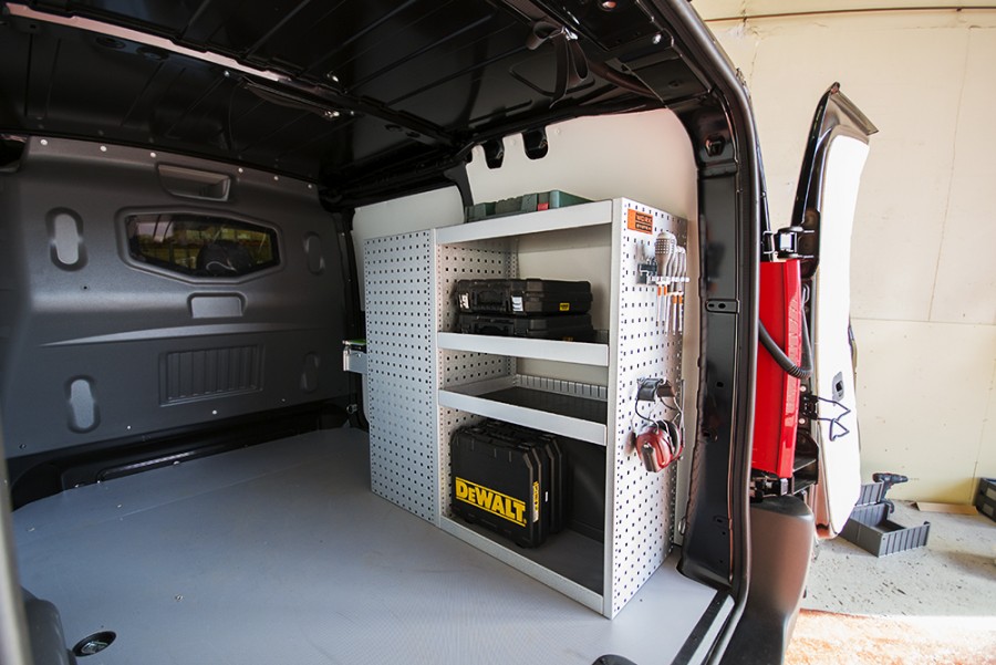 H-SD3M Fahrzeugregal für VW Caddy innen ansiecht.