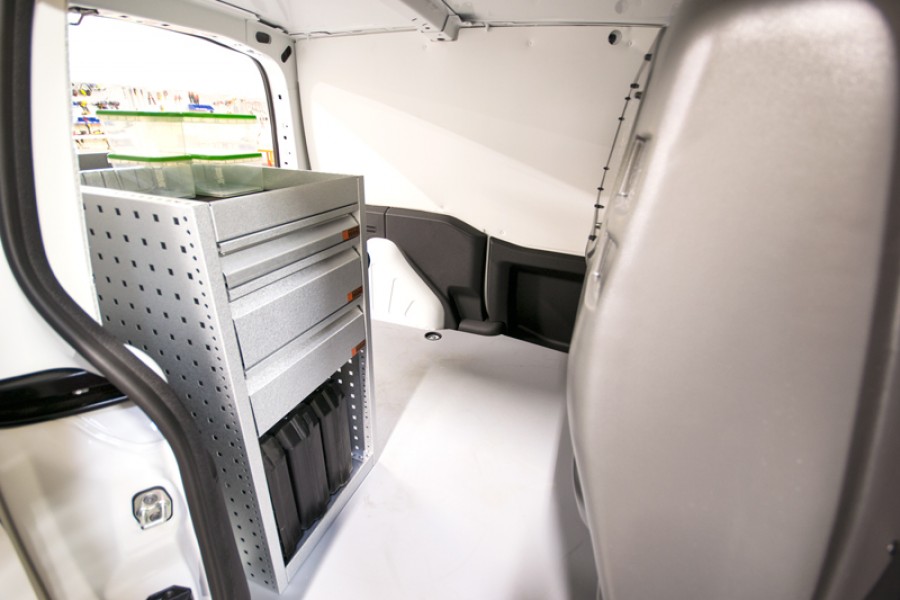 H-SD3M Fahrzeugregal für VW Caddy Seiten ansiecht.