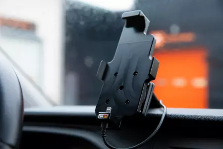 Produkte für die Fahrerumgebung, die Ihr Fahrzeug in ein vollwertiges mobiles Büro verwandeln